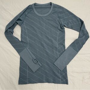 lululemon Long Sleeve Top - Sonic Blue Gray-ish Stripes sz 6 Great Condition